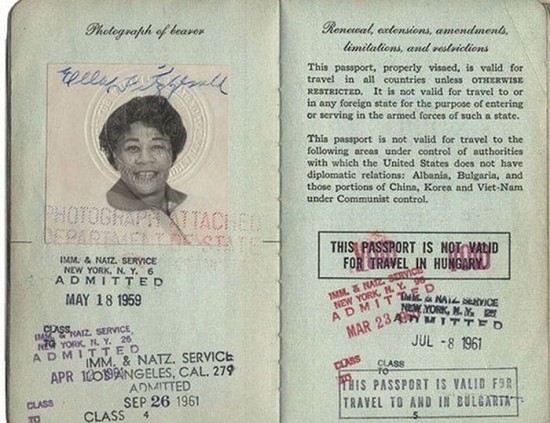 Vintage-Celebrity-Passport-Photos-007