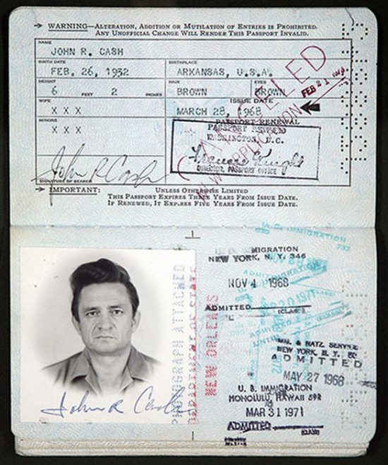 Vintage-Celebrity-Passport-Photos-008