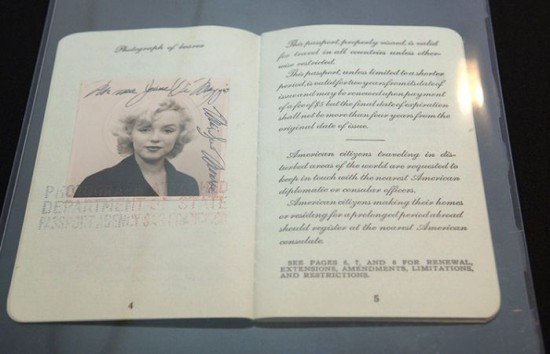 Vintage-Celebrity-Passport-Photos-012