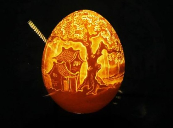Intricate-Eggshell-Carvings-Make-Stunning-Lamps-009