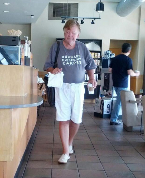 Old-People -With-Awesome-Tshirts-003