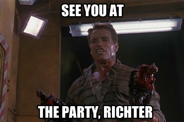 Pretty-girls-wishing-to-show-off-figure-004