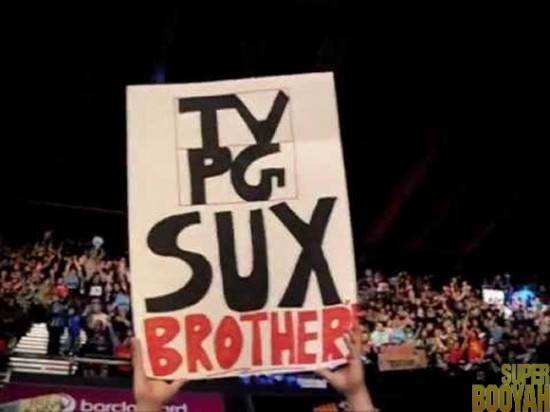 WWE-Funny-Fan-Signs-006
