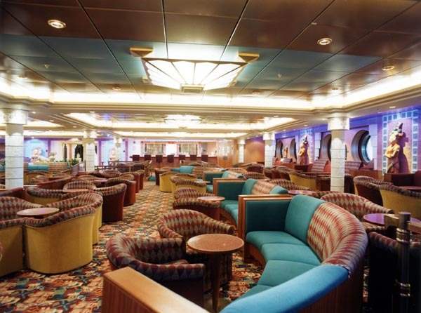 12-Most-Luxurious-Cruise-Ships-004