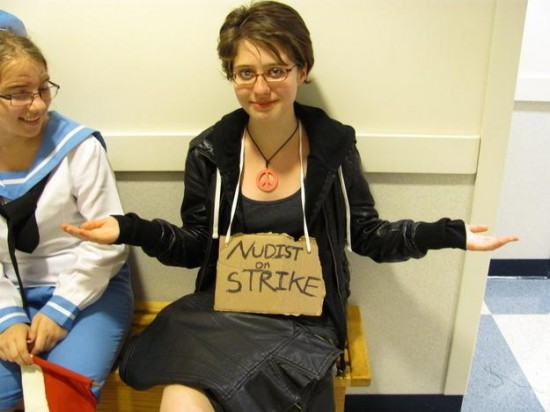 16-Last-Minute-Halloween-Costumes-for-Lazy-People-013