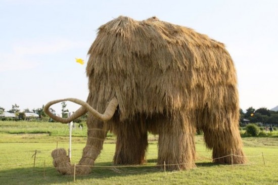 Beautiful-Straw-Beasts-From-Japan-006