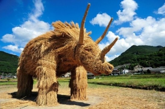 Beautiful-Straw-Beasts-From-Japan-007
