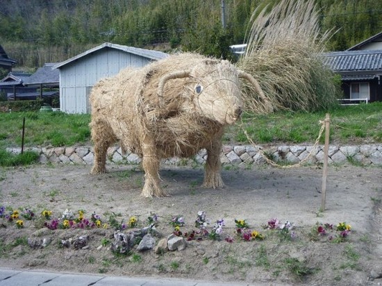 Beautiful-Straw-Beasts-From-Japan-009