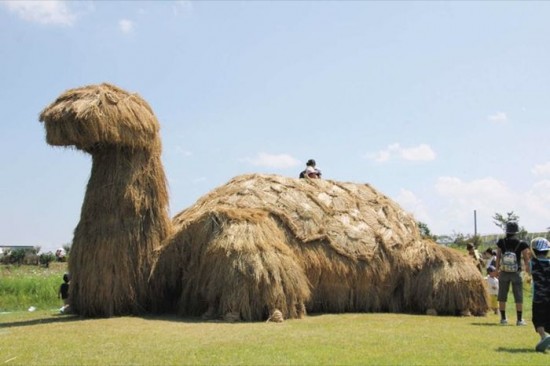 Beautiful-Straw-Beasts-From-Japan-016