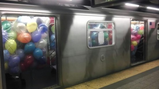 22-Crazy-Things-You-Might-Find-on-the-New-York-City-Subway-019