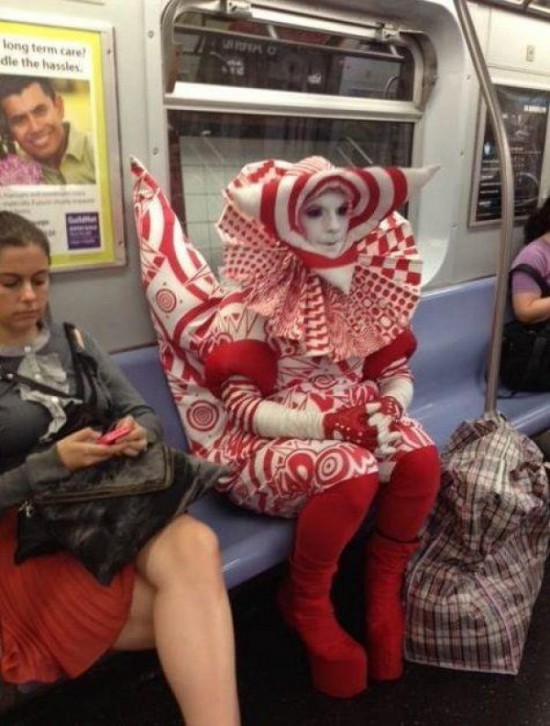 22-Crazy-Things-You-Might-Find-on-the-New-York-City-Subway-020