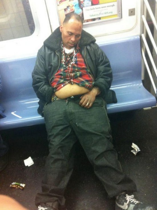 29 Weird Things Seen on Public Transportation - FunCage