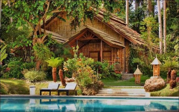 A-House-In-The-Woods-002