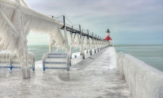 Awesome-Ice-Covered-Lighthouses-007