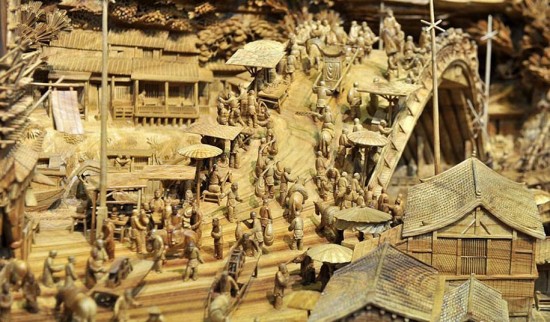 Chinese-Sculptor-Spends-4-Years-Creating-Worlds-Longest-Wooden-Sculpture-005