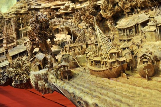 Chinese-Sculptor-Spends-4-Years-Creating-Worlds-Longest-Wooden-Sculpture-006