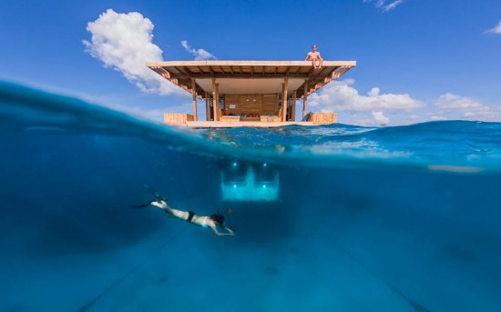 Floating-Hotel-Room-With-Underwater-Bedroom-At Pemba-Island-In-Zanzibar-001