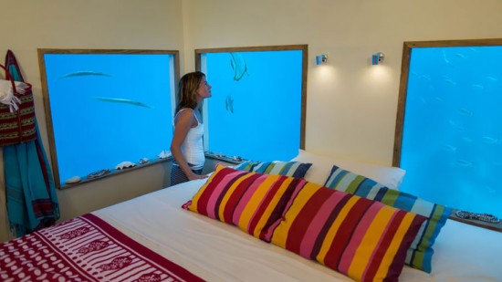 Floating-Hotel-Room-With-Underwater-Bedroom-At Pemba-Island-In-Zanzibar-006