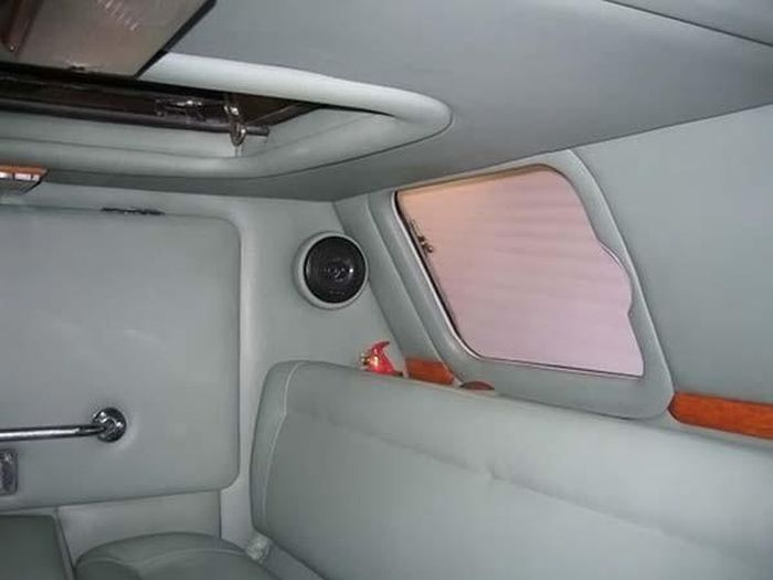 Russian-VIP-Armored-Car-012