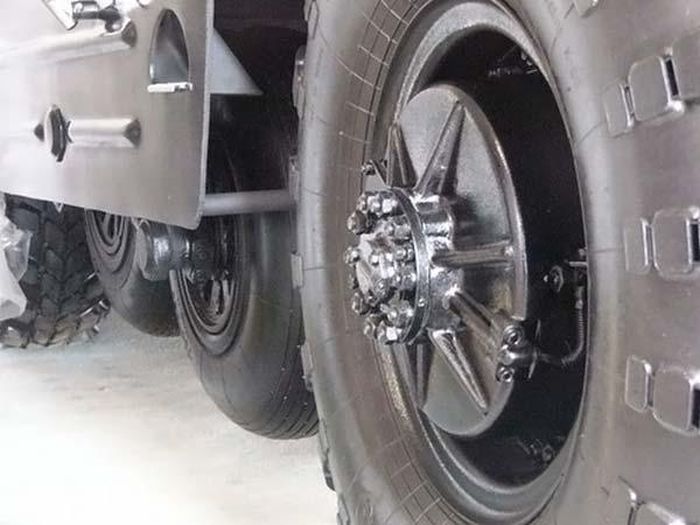 Russian-VIP-Armored-Car-016