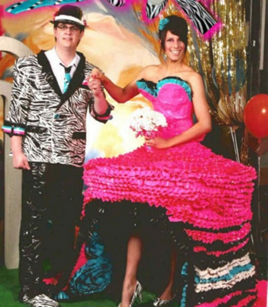 The-30-Most-Embarrassing-Prom-Photos-Ever-006