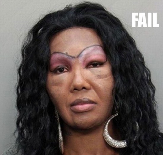 Worst-Makeup-Fails-Of-All-Time-003
