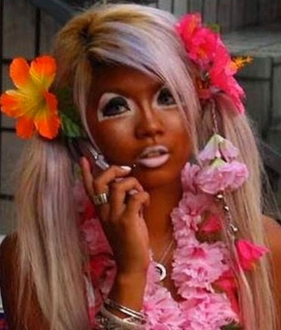 The 20 Worst Makeup Fails Of All Time - FunCage
