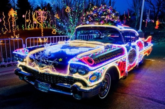 11 Crazy Christmas Decorated Cars001