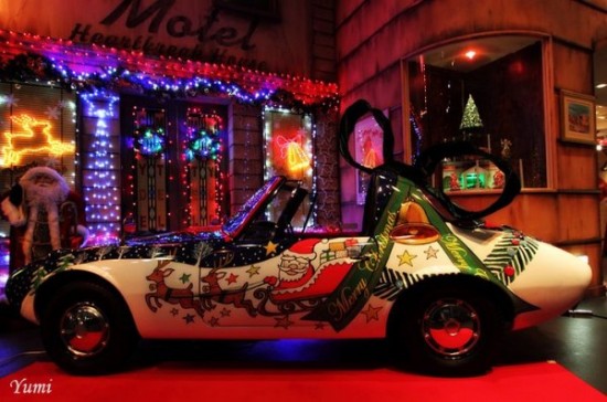 11 Crazy Christmas Decorated Cars002