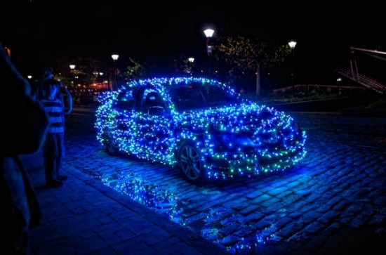 11 Crazy Christmas Decorated Cars003