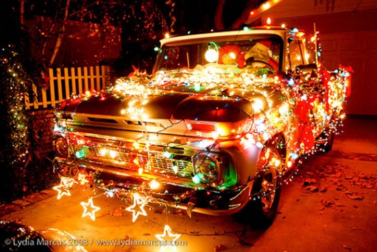 11 Crazy Christmas Decorated Cars011