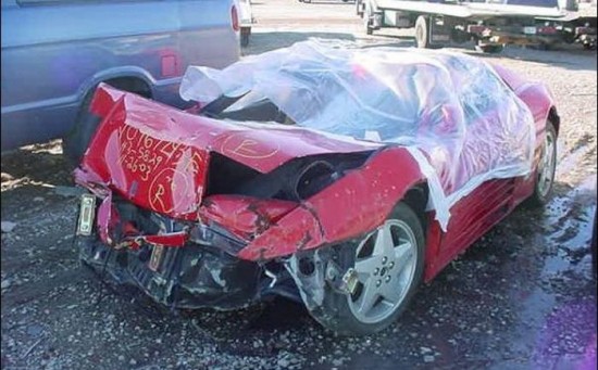 38 Wrecked Ferraris 002