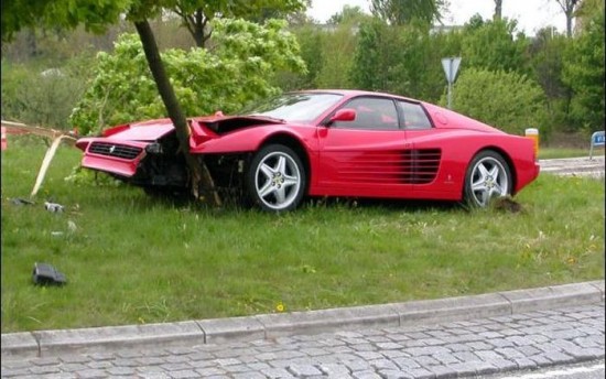38 Wrecked Ferraris 009