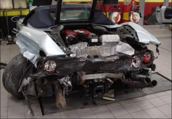 38 Wrecked Ferraris 017