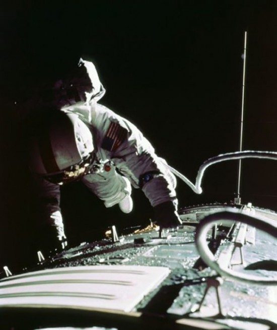 50 Awesome Vintage NASA Photos 047