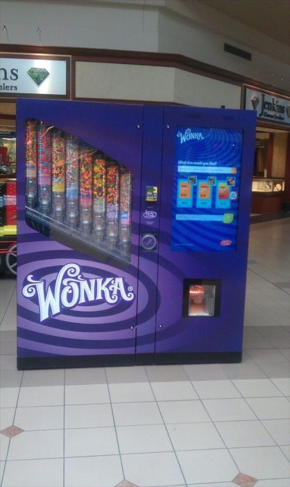 Awesome-and-unusual-vending-machines-017