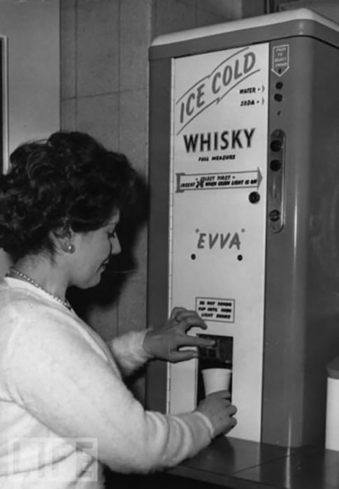 Awesome-and-unusual-vending-machines-019