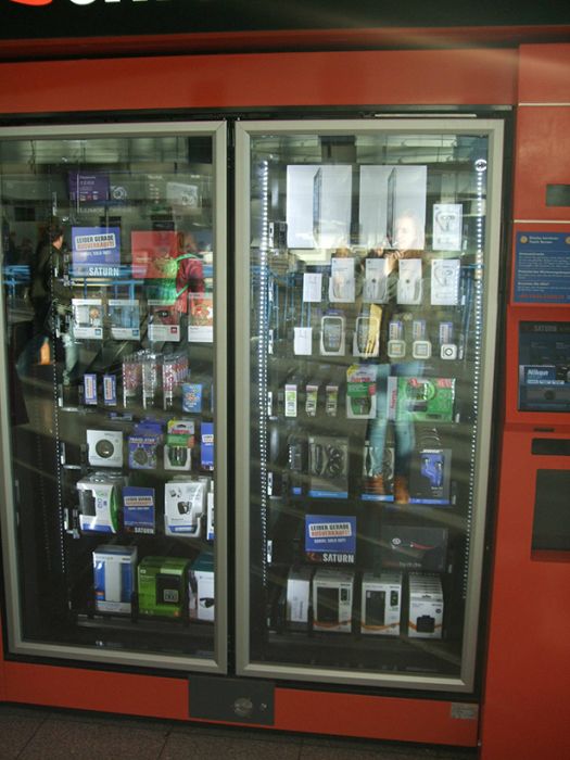 Awesome-and-unusual-vending-machines-023