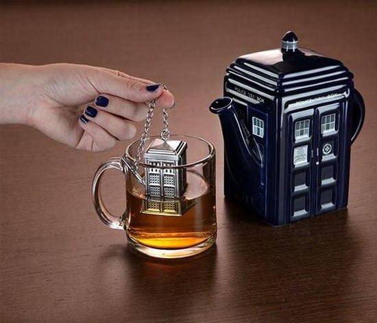 Dr Who Teapot and Tea Infuser