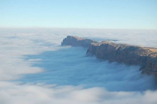 Fog fills the Grand Canyon in Arizona, USA008