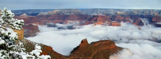 Fog fills the Grand Canyon in Arizona, USA015