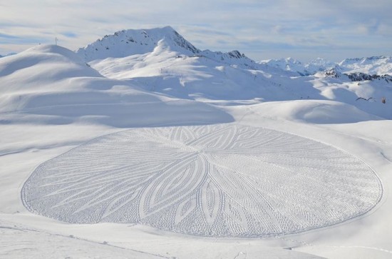 Man Walks All Day to Create Massive Snow Patterns 005