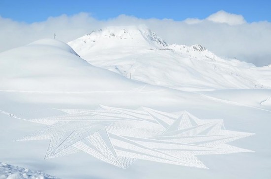 Man Walks All Day to Create Massive Snow Patterns 007