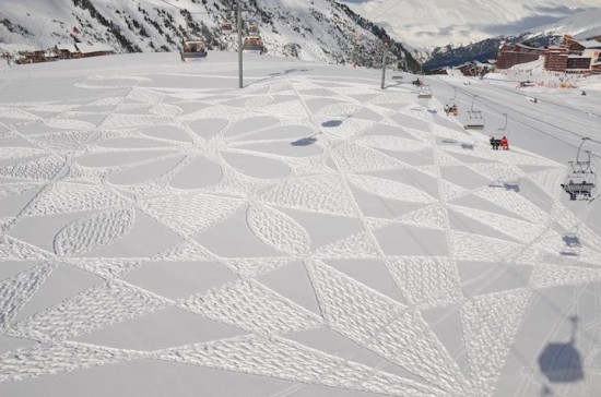Man Walks All Day to Create Massive Snow Patterns 008