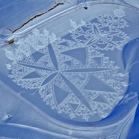 Man Walks All Day to Create Massive Snow Patterns 010