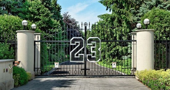 Michael Jordan’s Mansion Is Up For Sale for $29 Million 001