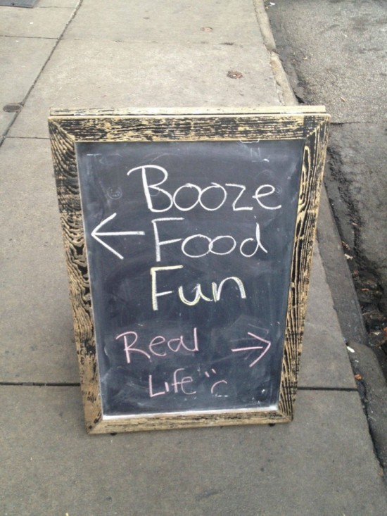 10 Funny And Creative Cafe Boards 003