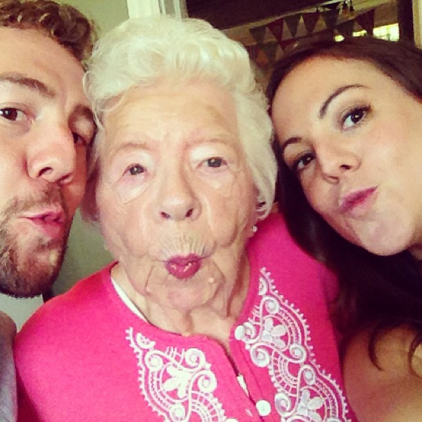19 Grandparents Snapping Cooler Selfies Than You 007