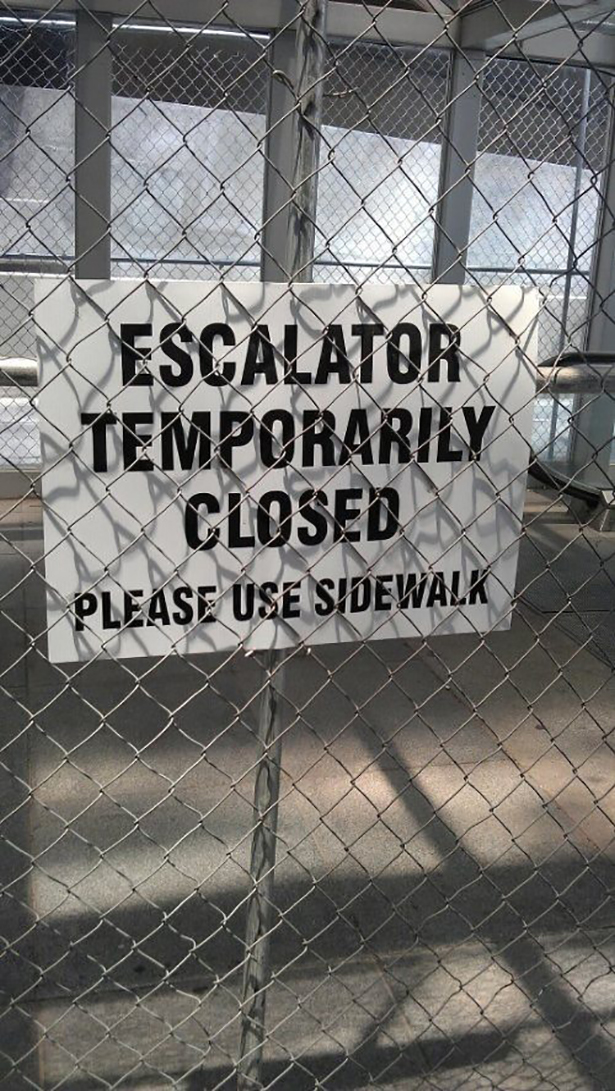 28 Funny Signs 010