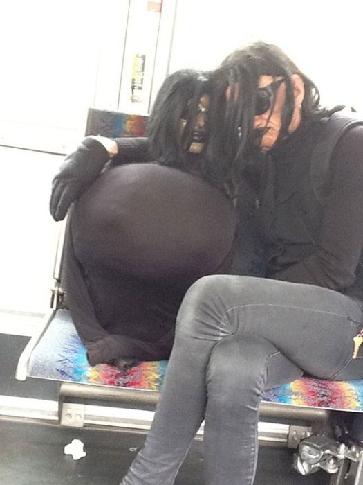 32 Strange people on public transport  021